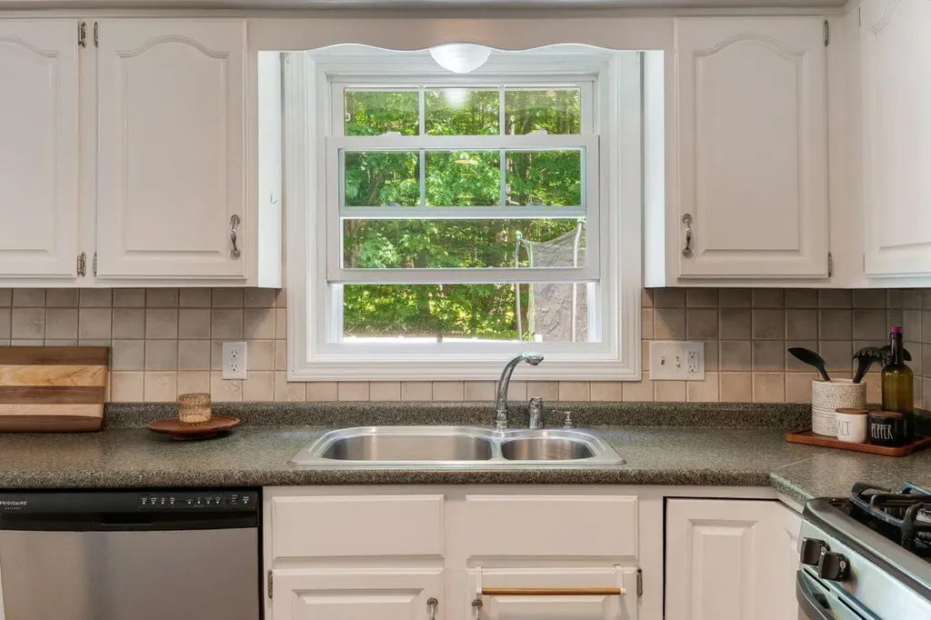 11 Sheffield Avenue Lewiston ME 04240