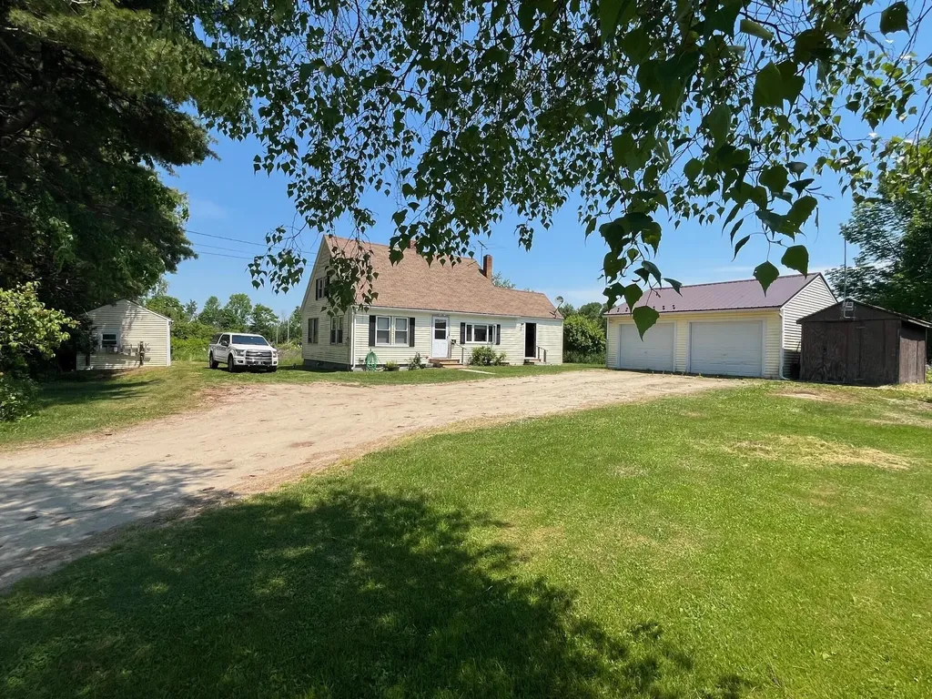 23 Hatch Street Richmond ME 04357