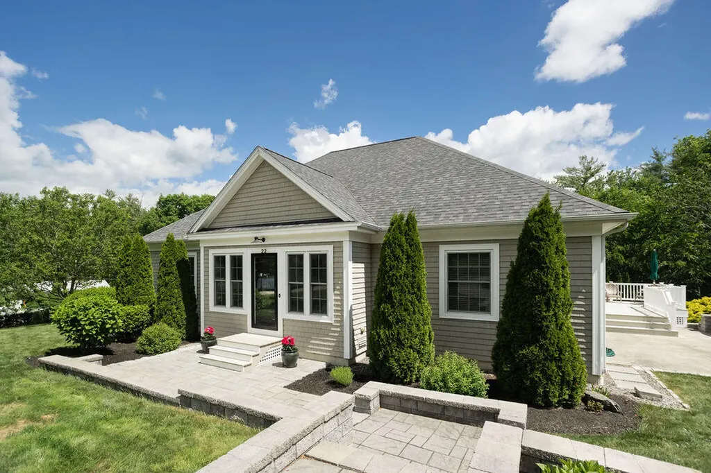 22 Field Avenue York ME 03909
