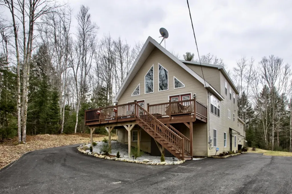1450 Manktown Road Waldoboro ME 04572