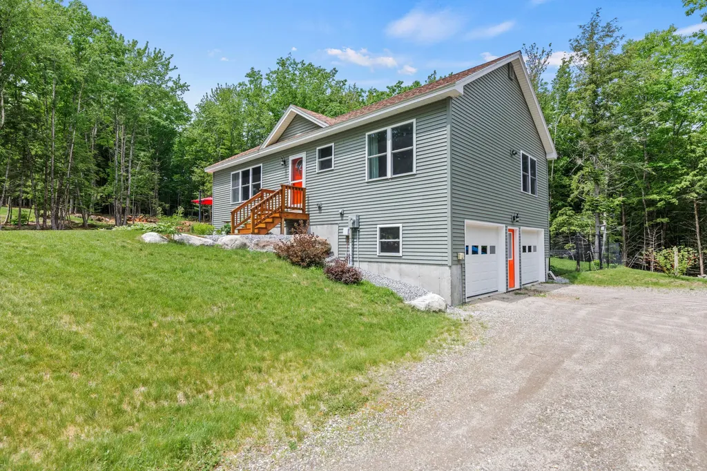 25 Bonnie Way Casco ME 04015