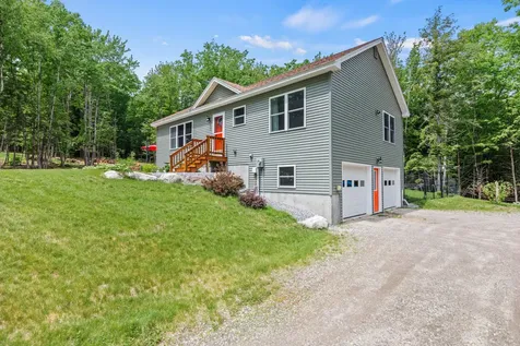 25 Bonnie Way Casco ME 04015