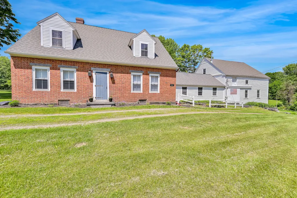 882 Oakland Road Belgrade ME 04917