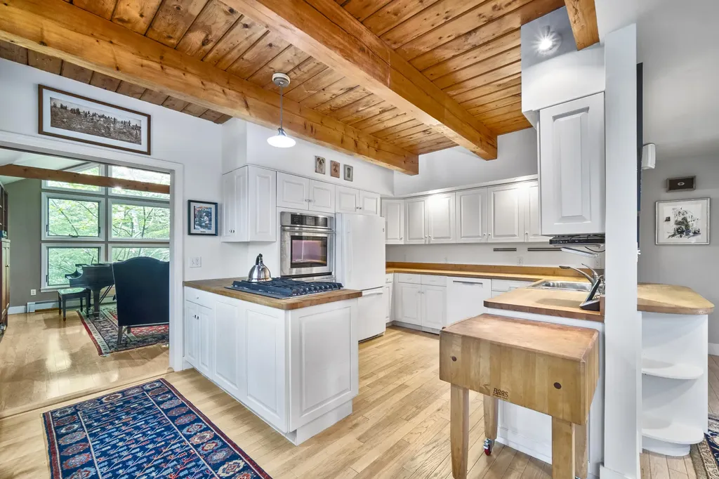 23 Acadia Drive Rockland ME 04841