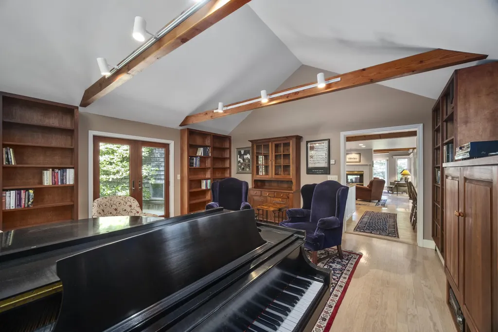 23 Acadia Drive Rockland ME 04841