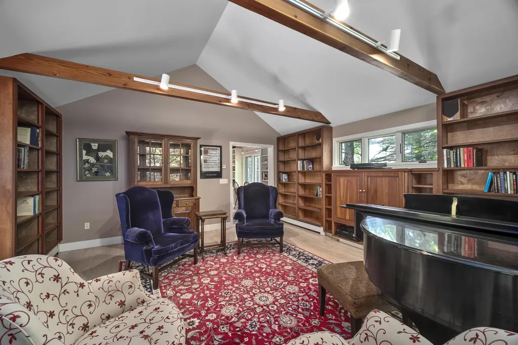 23 Acadia Drive Rockland ME 04841