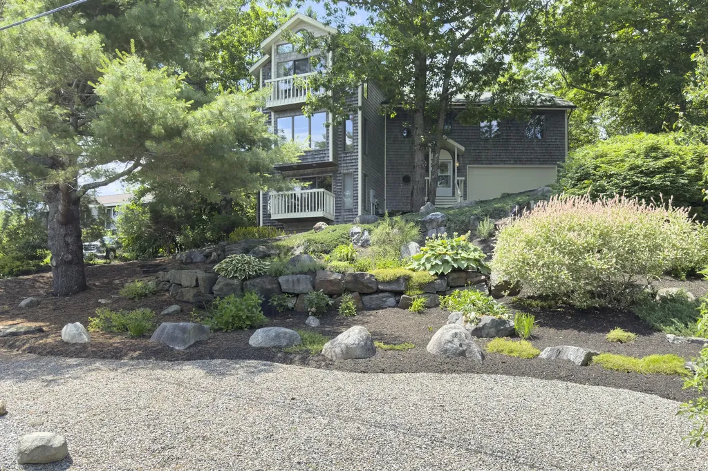 23 Acadia Drive Rockland ME 04841
