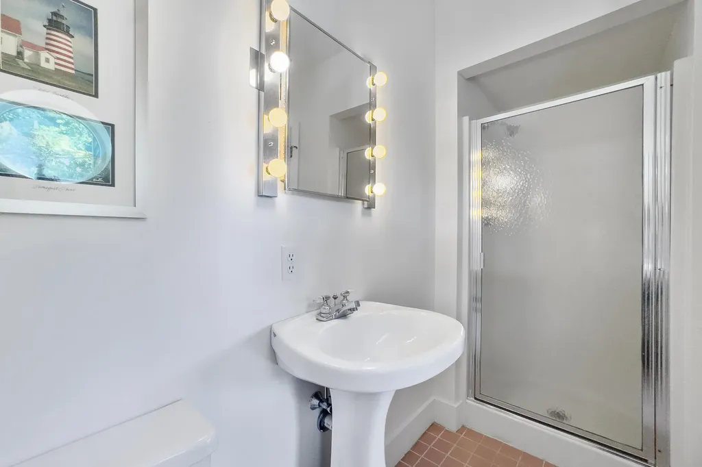 23 Acadia Drive Rockland ME 04841