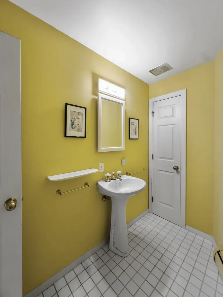 23 Acadia Drive Rockland ME 04841
