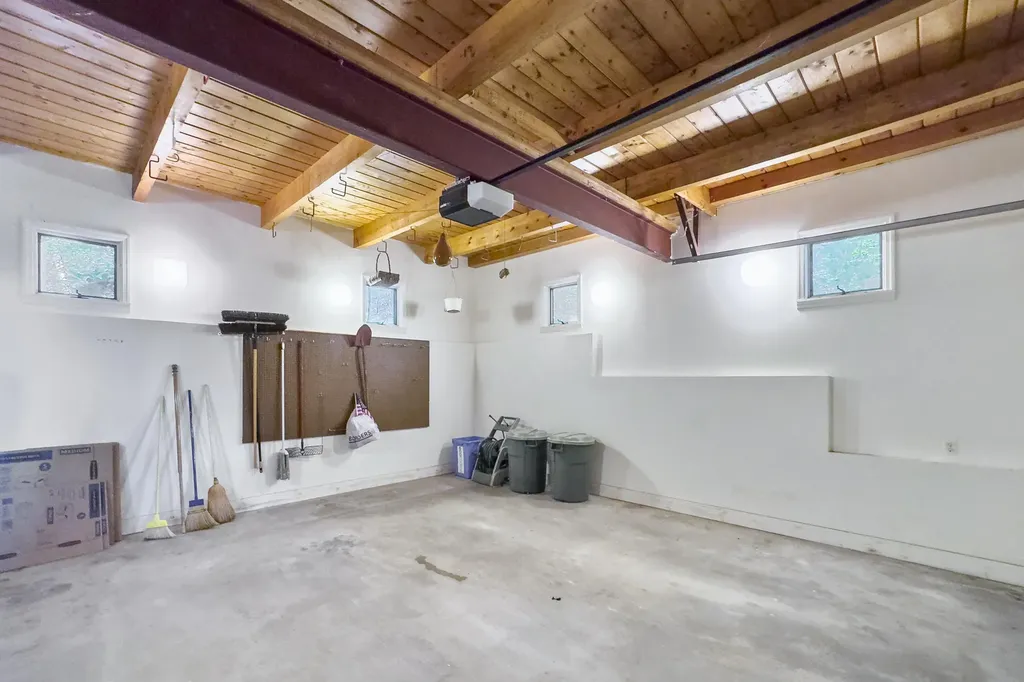 23 Acadia Drive Rockland ME 04841