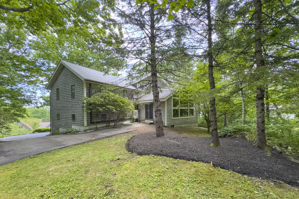 23 Acadia Drive Rockland ME 04841