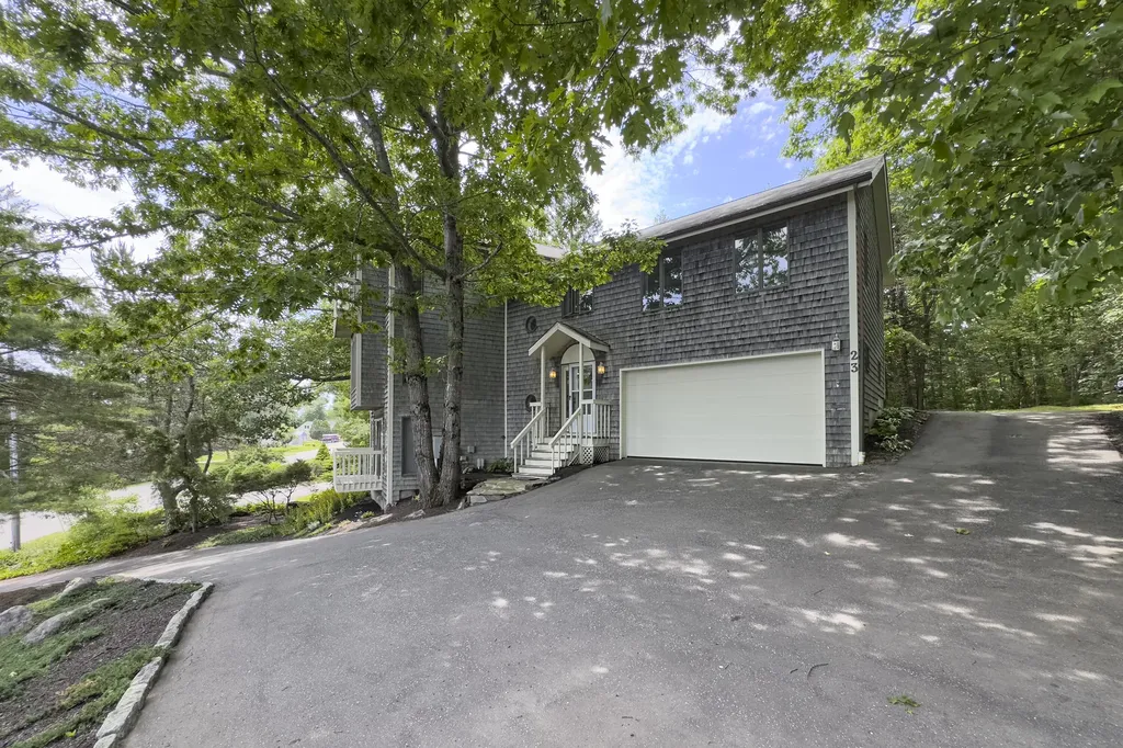 23 Acadia Drive Rockland ME 04841