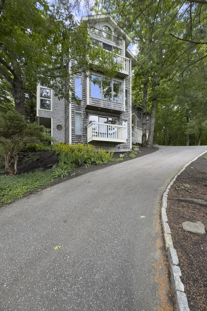 23 Acadia Drive Rockland ME 04841