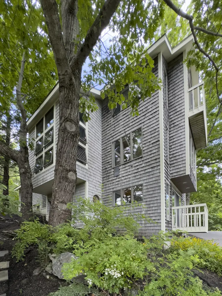 23 Acadia Drive Rockland ME 04841