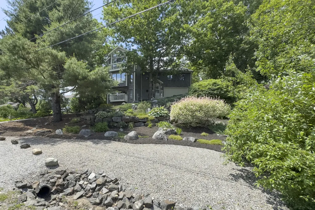 23 Acadia Drive Rockland ME 04841