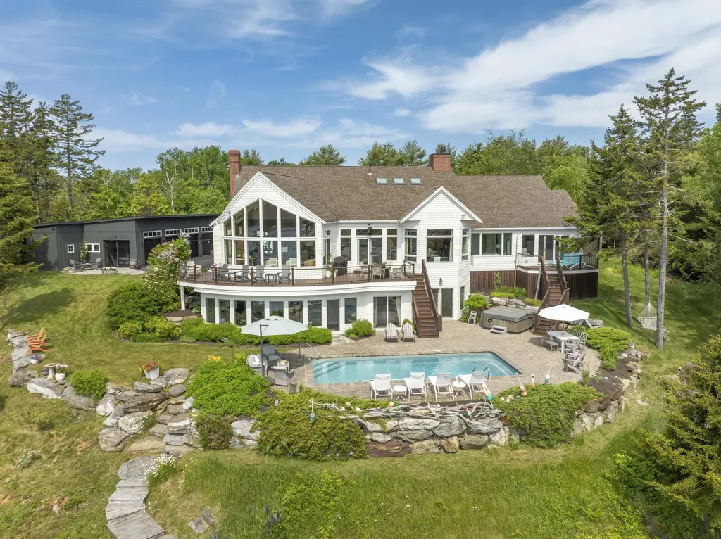 31 Headland Road Harpswell ME 04079