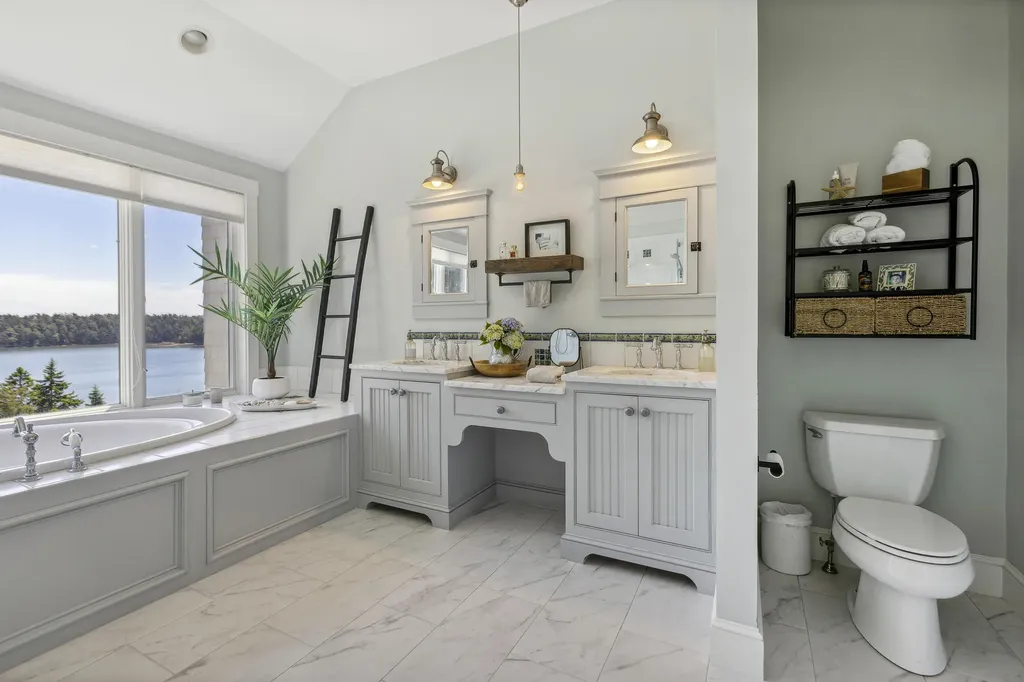 31 Headland Road Harpswell ME 04079
