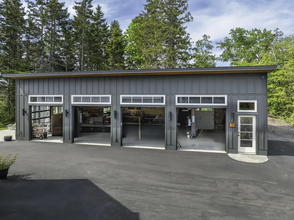 31 Headland Road Harpswell ME 04079