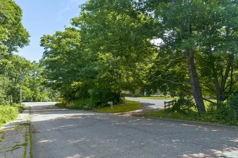 1 Fox Run Drive Brunswick ME 04011