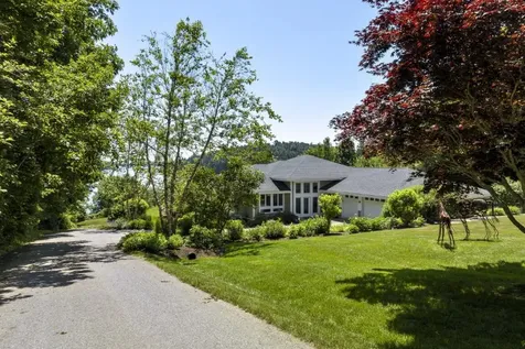 36 Wharf Road Boothbay ME 04537