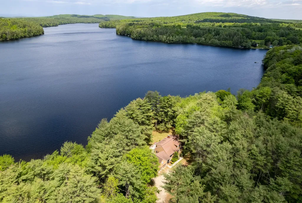 12 Fox Run Lane Monmouth ME 04265