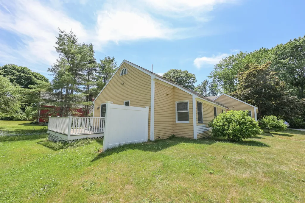 15 Oak Street Kennebunkport ME 04046
