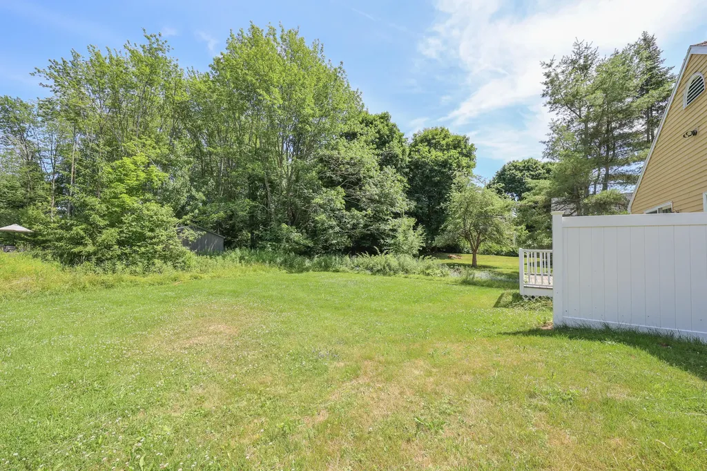 15 Oak Street Kennebunkport ME 04046