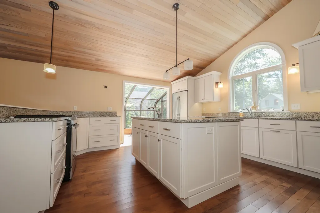 15 Oak Street Kennebunkport ME 04046