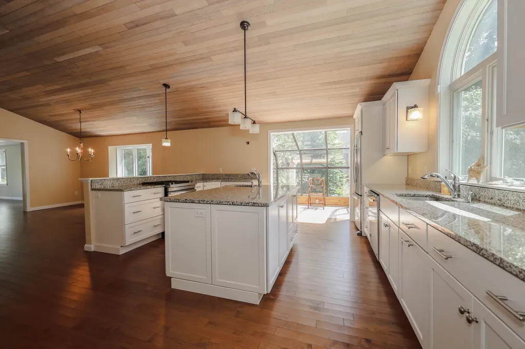 15 Oak Street Kennebunkport ME 04046