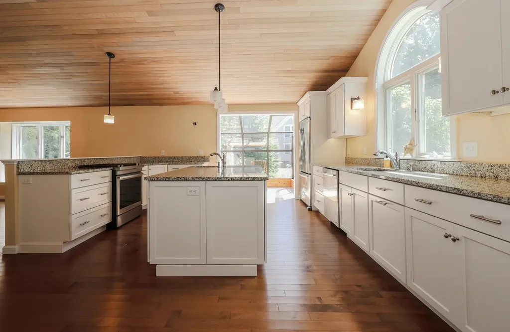 15 Oak Street Kennebunkport ME 04046