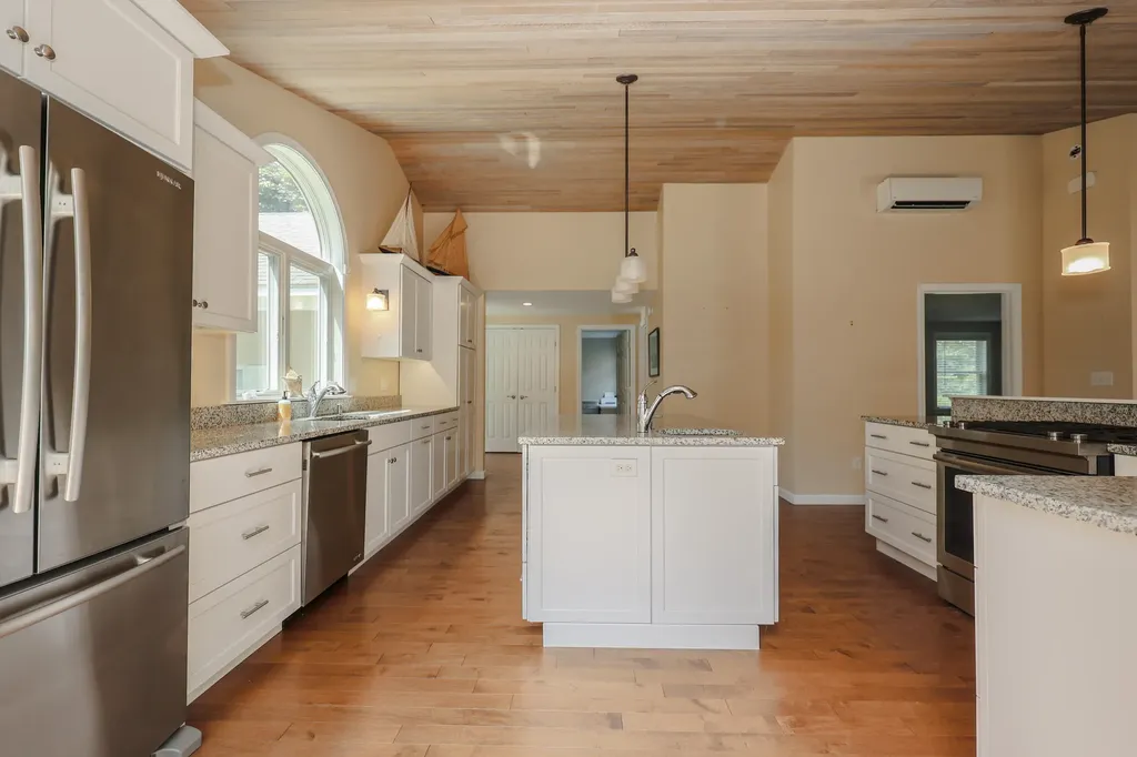 15 Oak Street Kennebunkport ME 04046