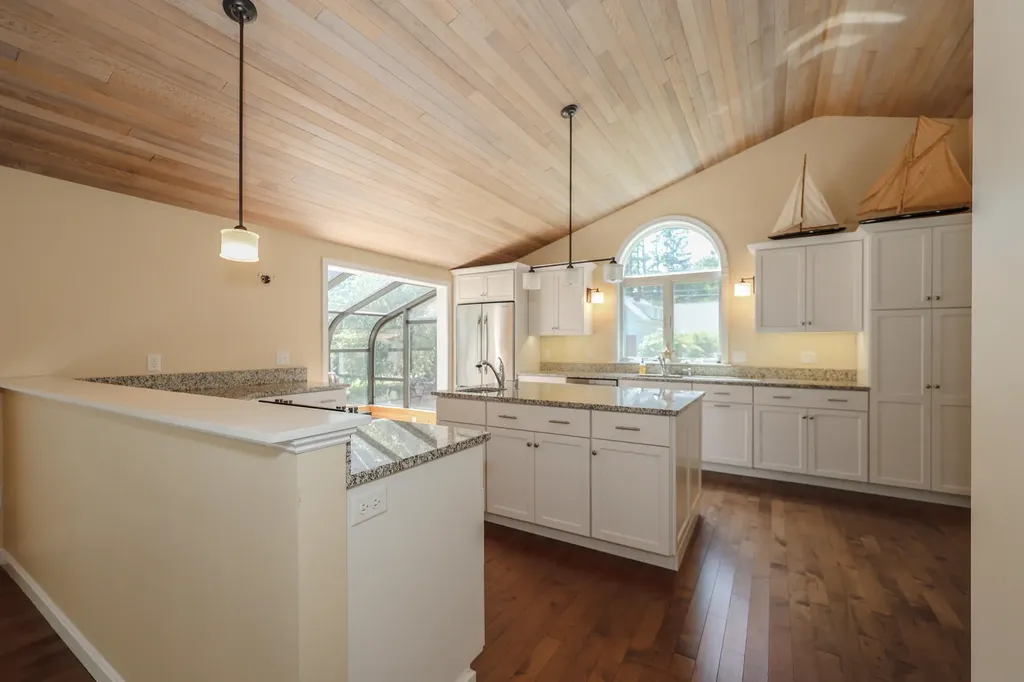 15 Oak Street Kennebunkport ME 04046
