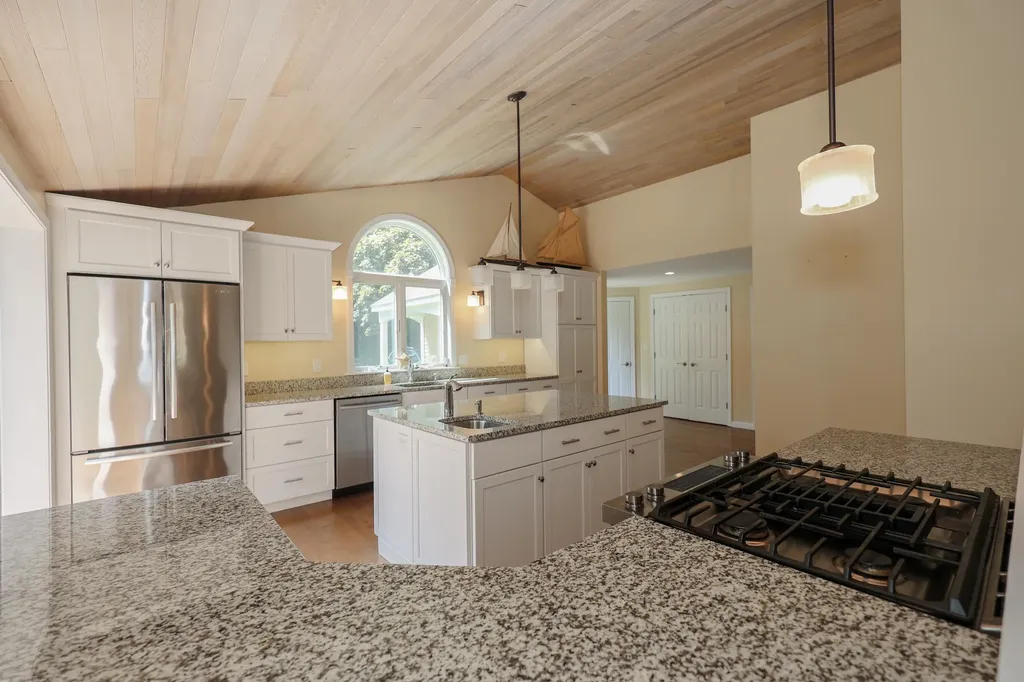 15 Oak Street Kennebunkport ME 04046