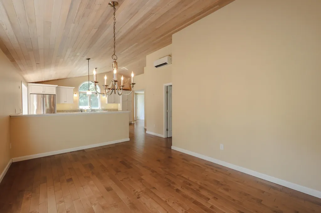 15 Oak Street Kennebunkport ME 04046