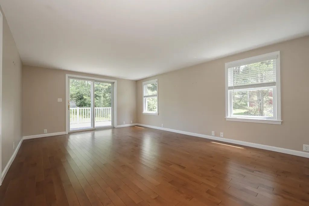 15 Oak Street Kennebunkport ME 04046