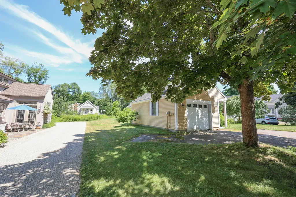 15 Oak Street Kennebunkport ME 04046
