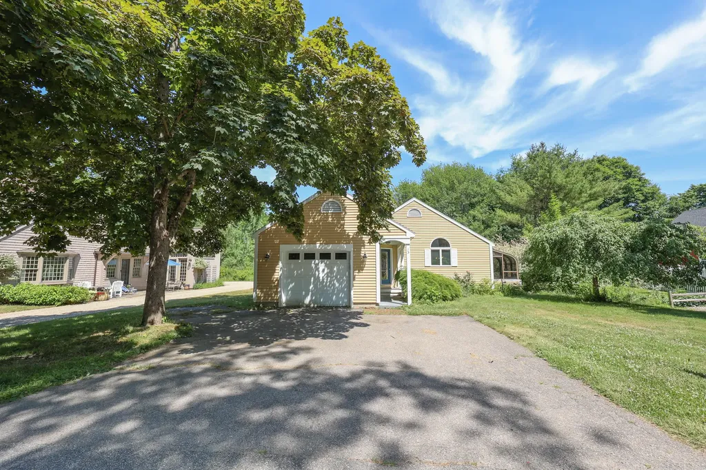 15 Oak Street Kennebunkport ME 04046