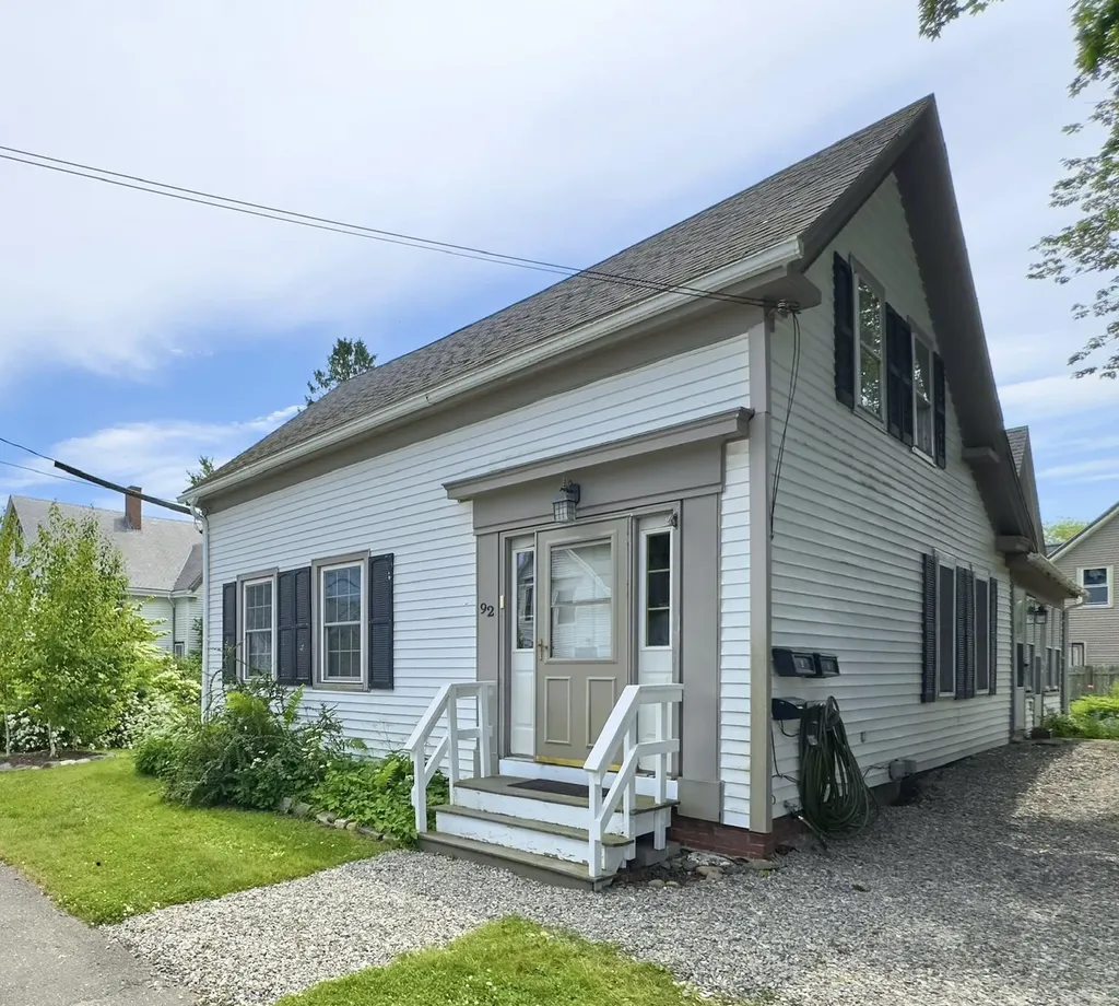 92 Pleasant Street Rockland ME 04841