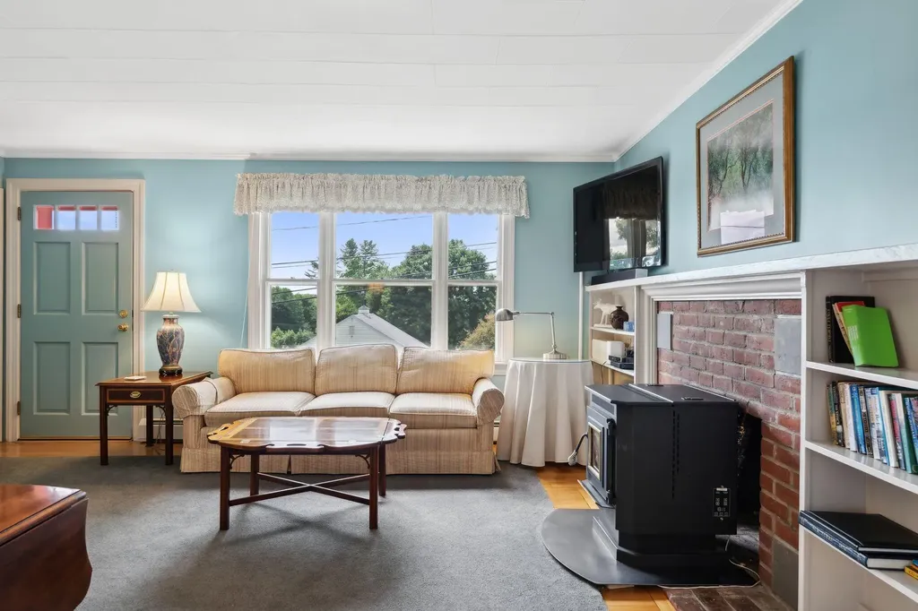 71 Central Street Hallowell ME 04347