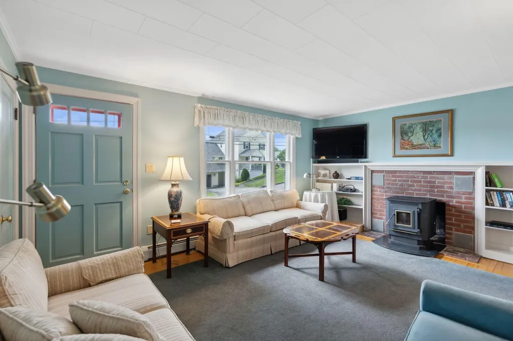 71 Central Street Hallowell ME 04347