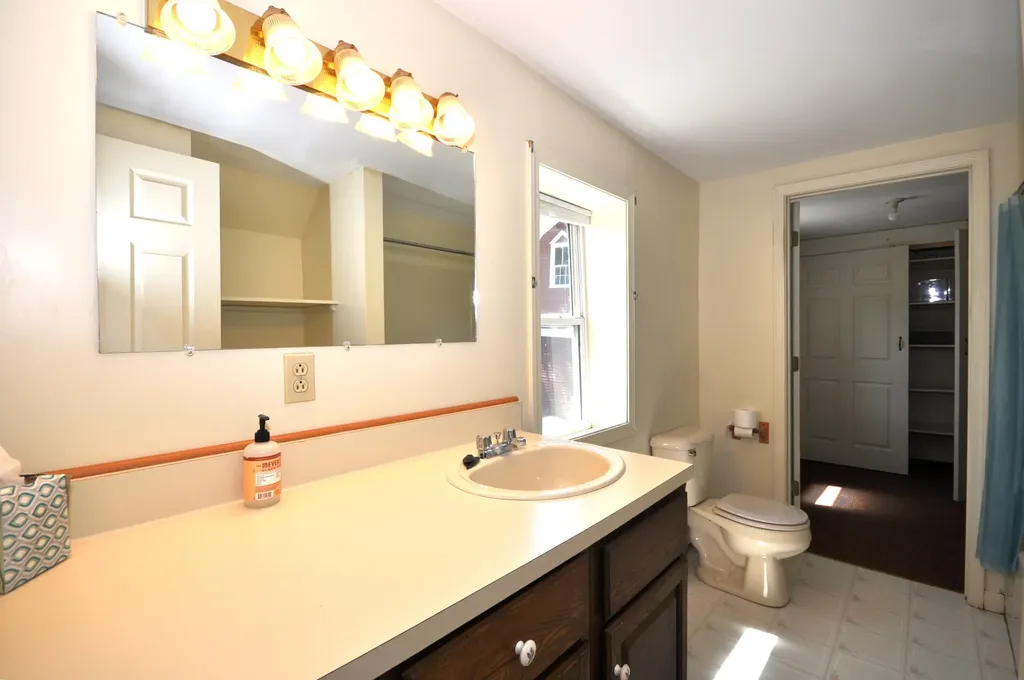 266 Lebanon Road Winterport ME 04496