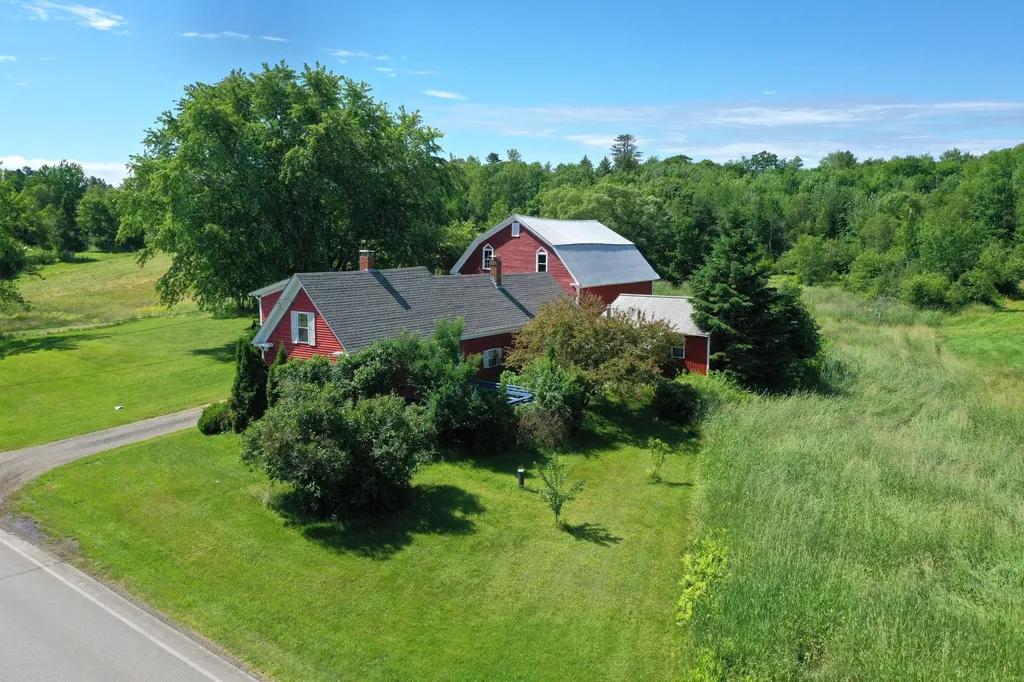 266 Lebanon Road Winterport ME 04496