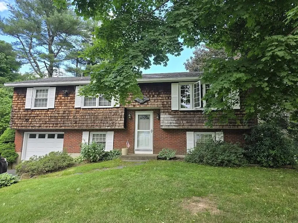 11 Libbey Lane Eliot ME 03903