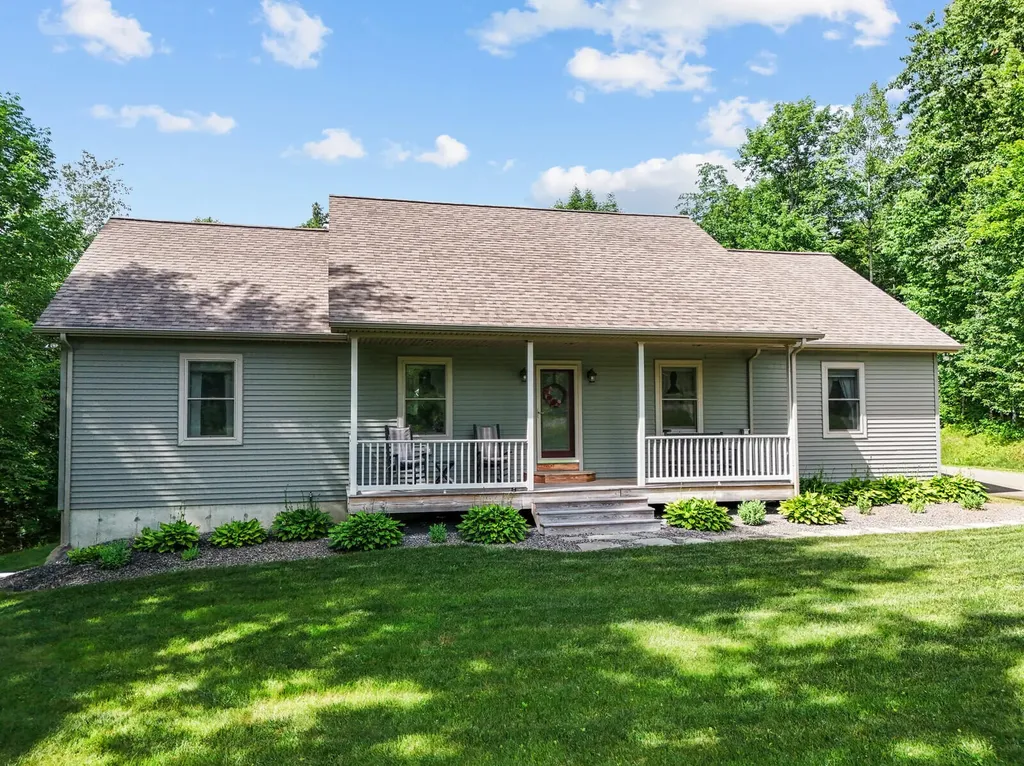 33 Rowe Lane Oakland ME 04963
