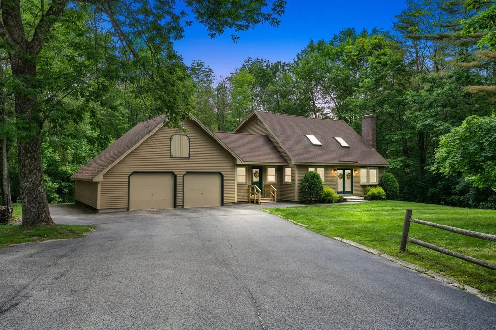 295 Yarmouth Road Gray ME 04039