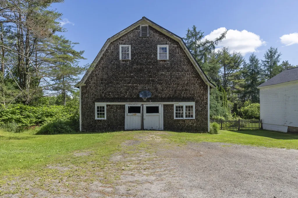 29 Merryman Lane Brunswick ME 04011