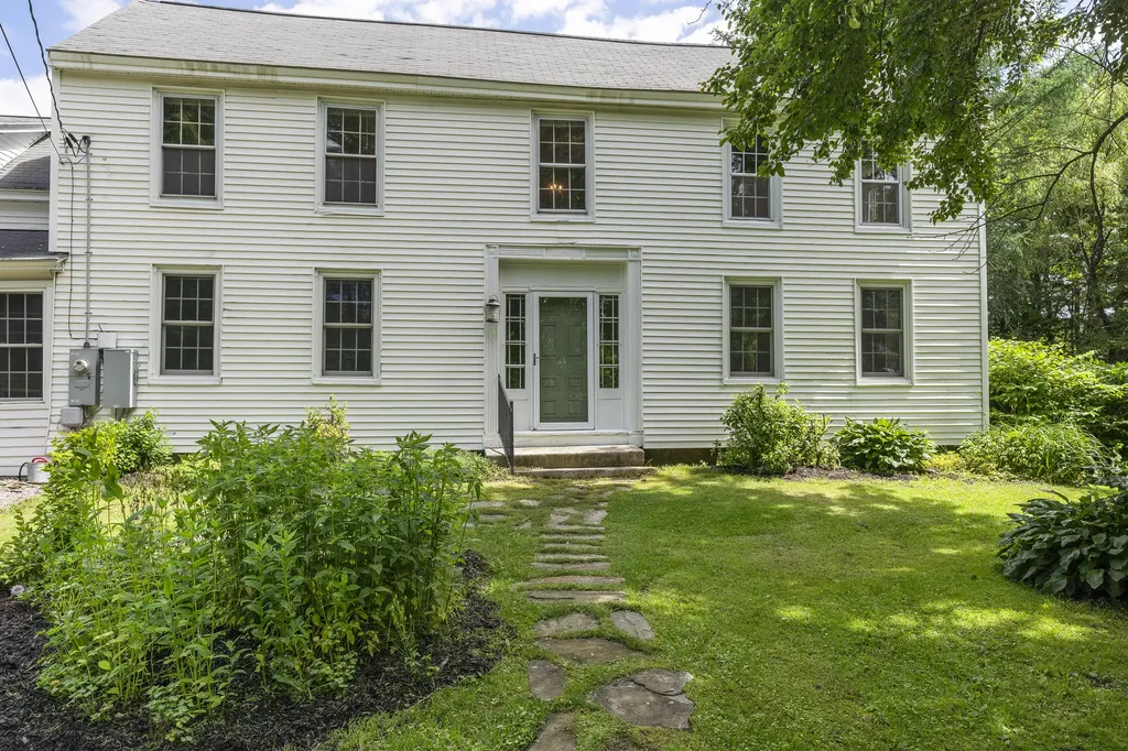 29 Merryman Lane Brunswick ME 04011