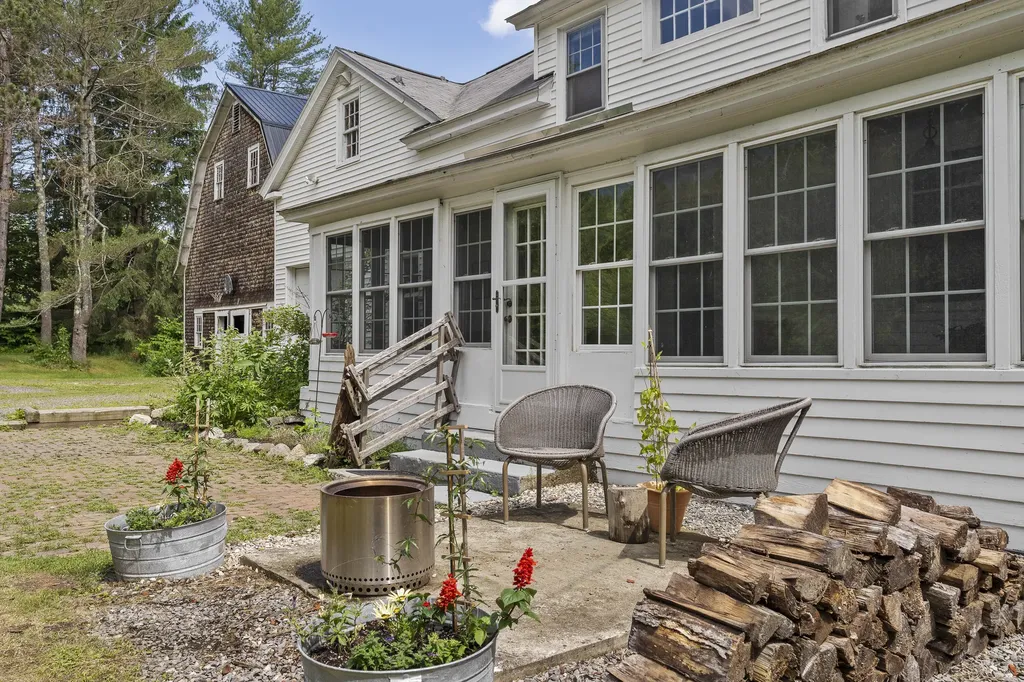 29 Merryman Lane Brunswick ME 04011