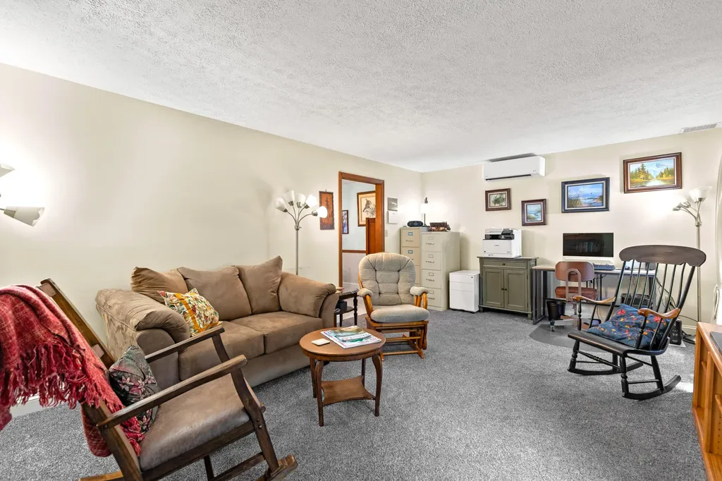 15 Cushnoc Lane Brunswick ME 04011