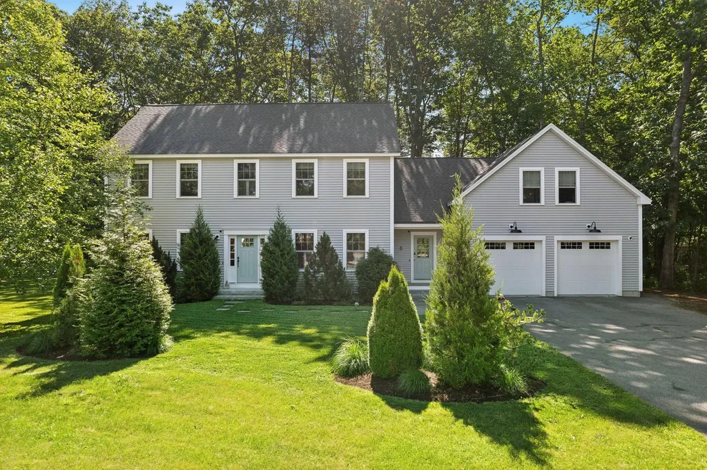 8 Running Brook Way Kennebunk ME 04043